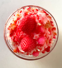 Load image into Gallery viewer, Strawberry Cheesecake Dessert Candle (Bowl Jar)

